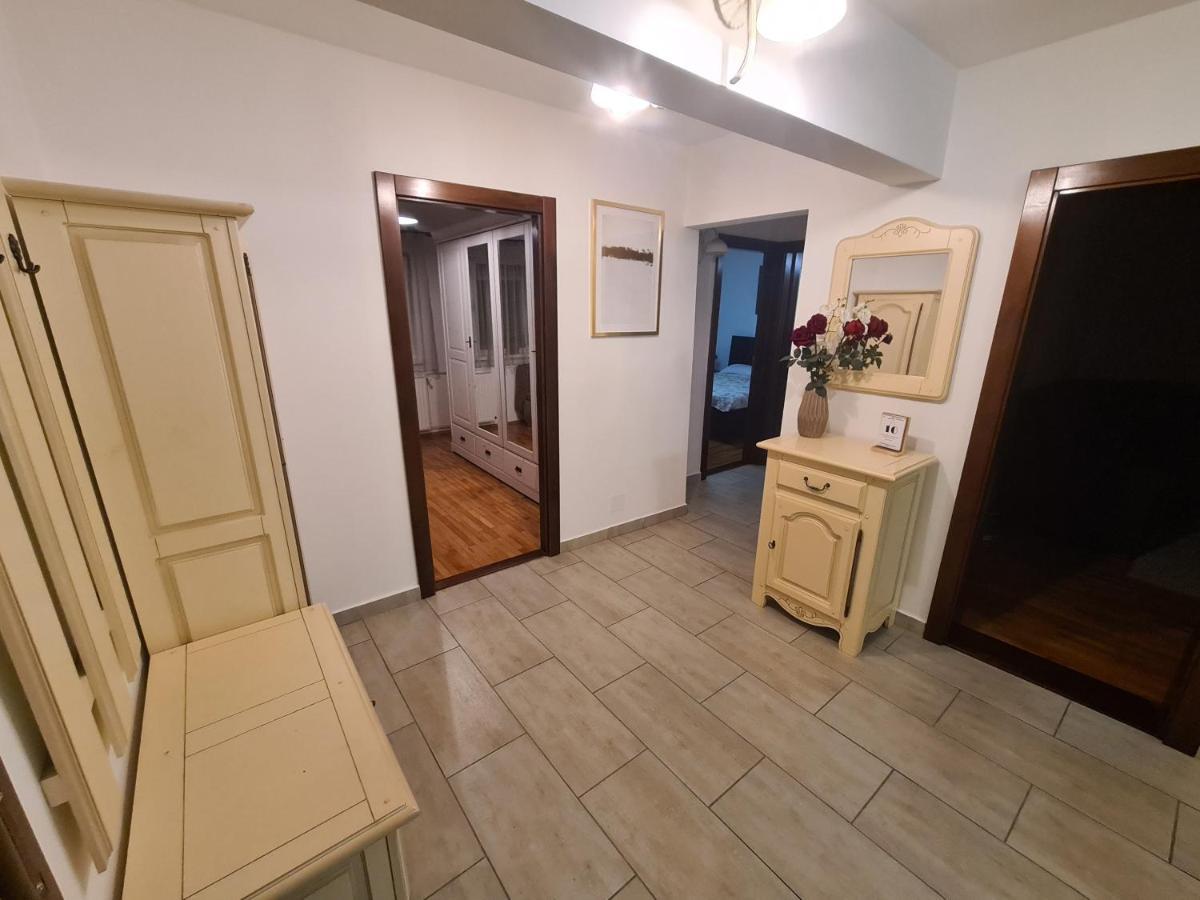 Clasic Apartment Nufarul 오라데아 외부 사진